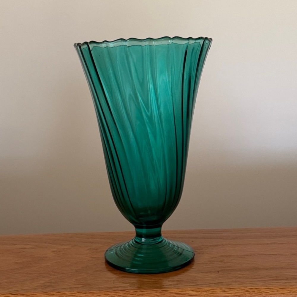 Vintage Jeannette Swirl Glass Footed Vase